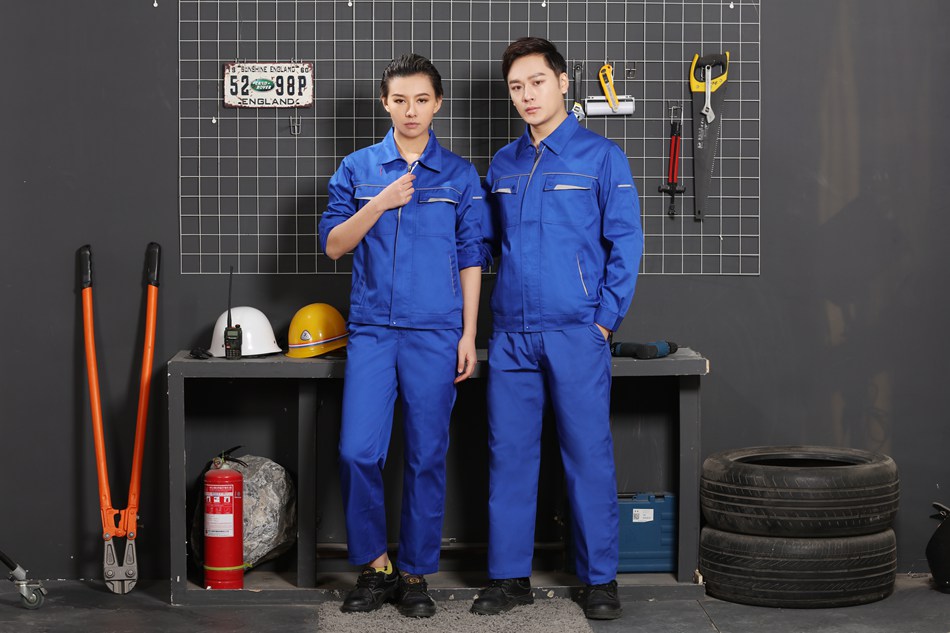  三、色彩的選擇 定制工作服選擇北京文化衫定做_什么色彩呢？ 首要根據(jù)工作性質(zhì)來停止選擇